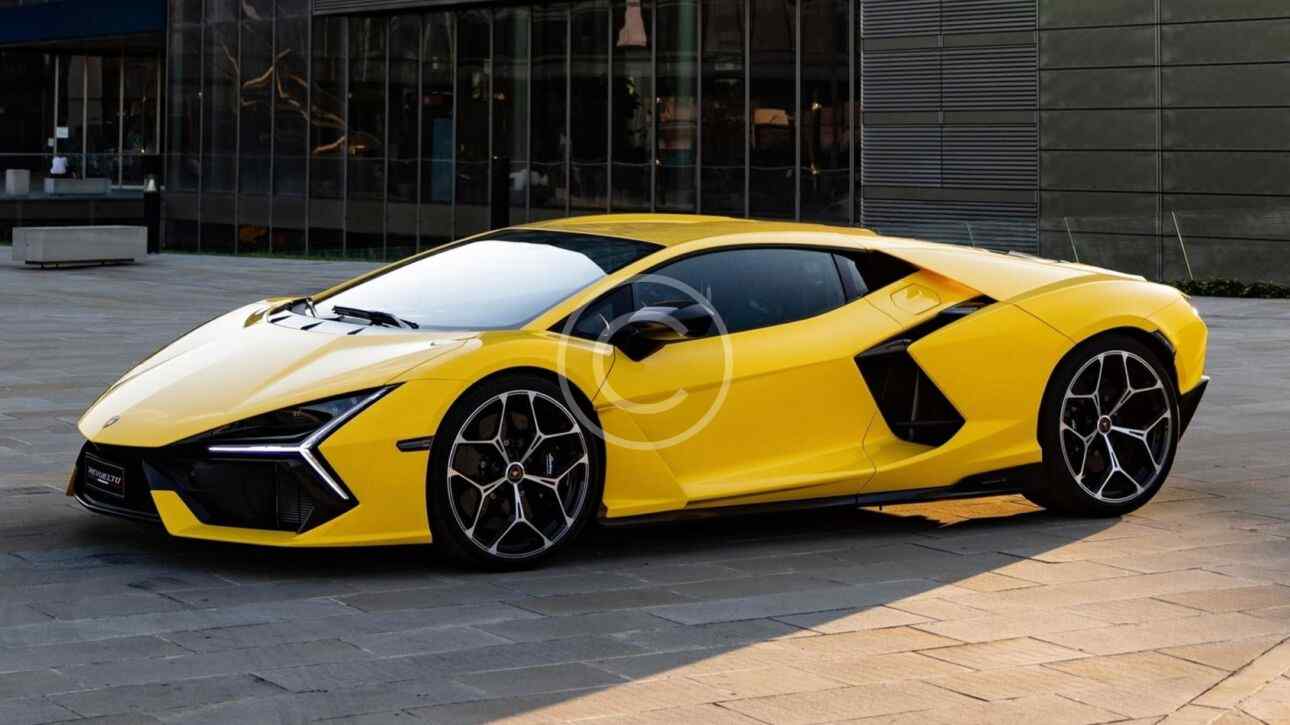 Lamborghini Revuelto